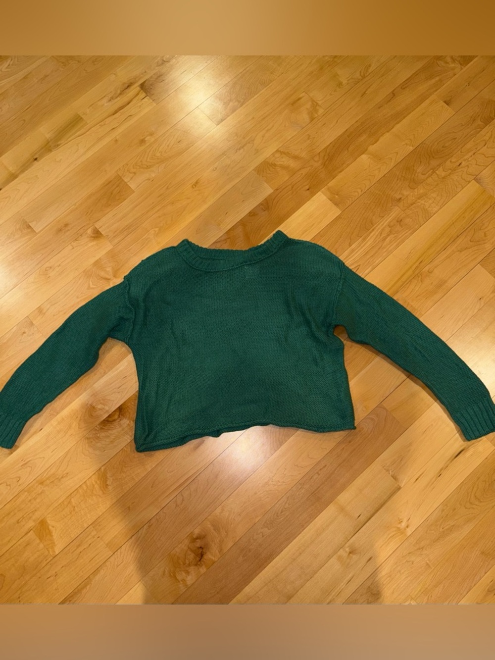 American Eagle XS green sweater NEVER WORN!!! TAG STILL ON!!!
